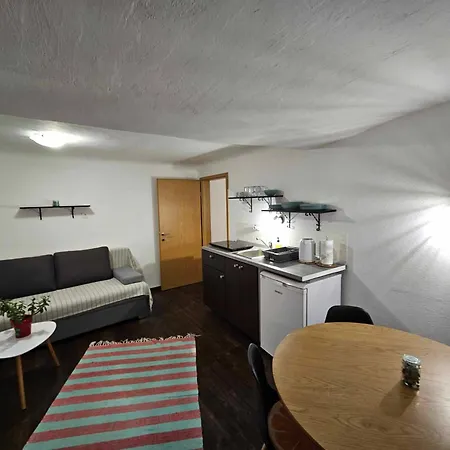 Slavija ホームステイ